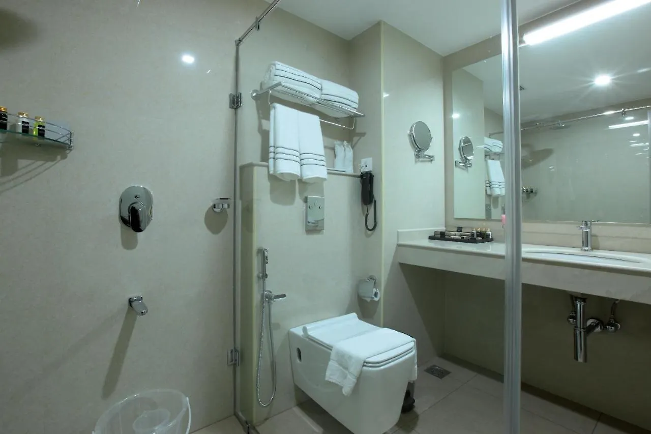 Hotel Tribute Royale Kochi