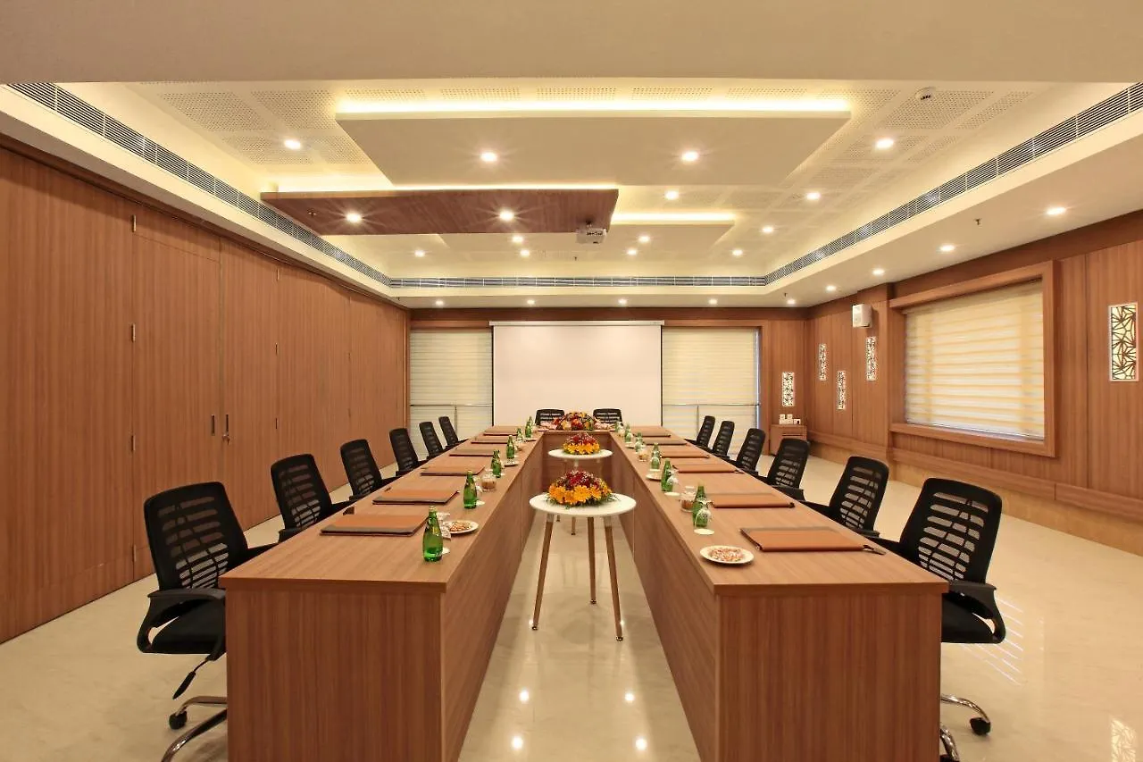 Hotel Tribute Royale Kochi