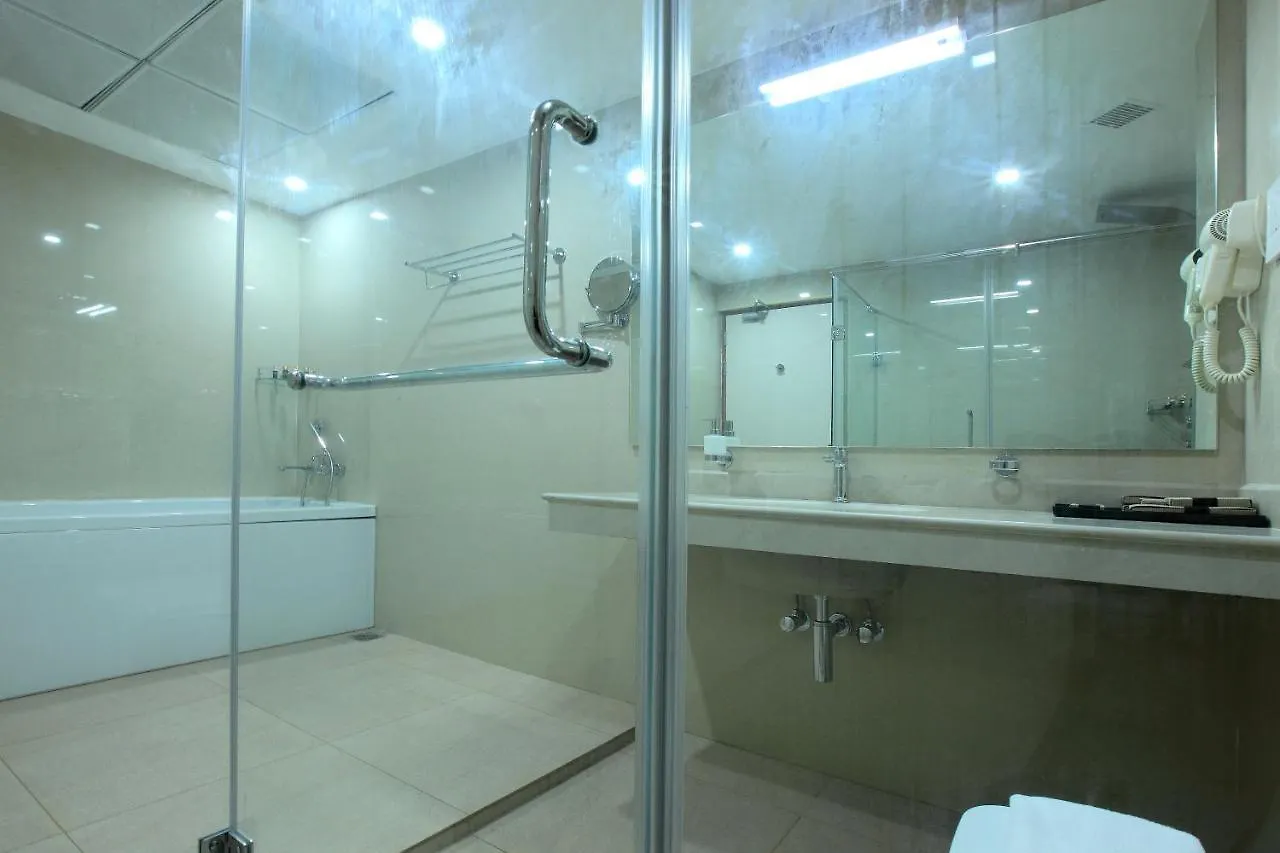 Hotel Tribute Royale Kochi Indien