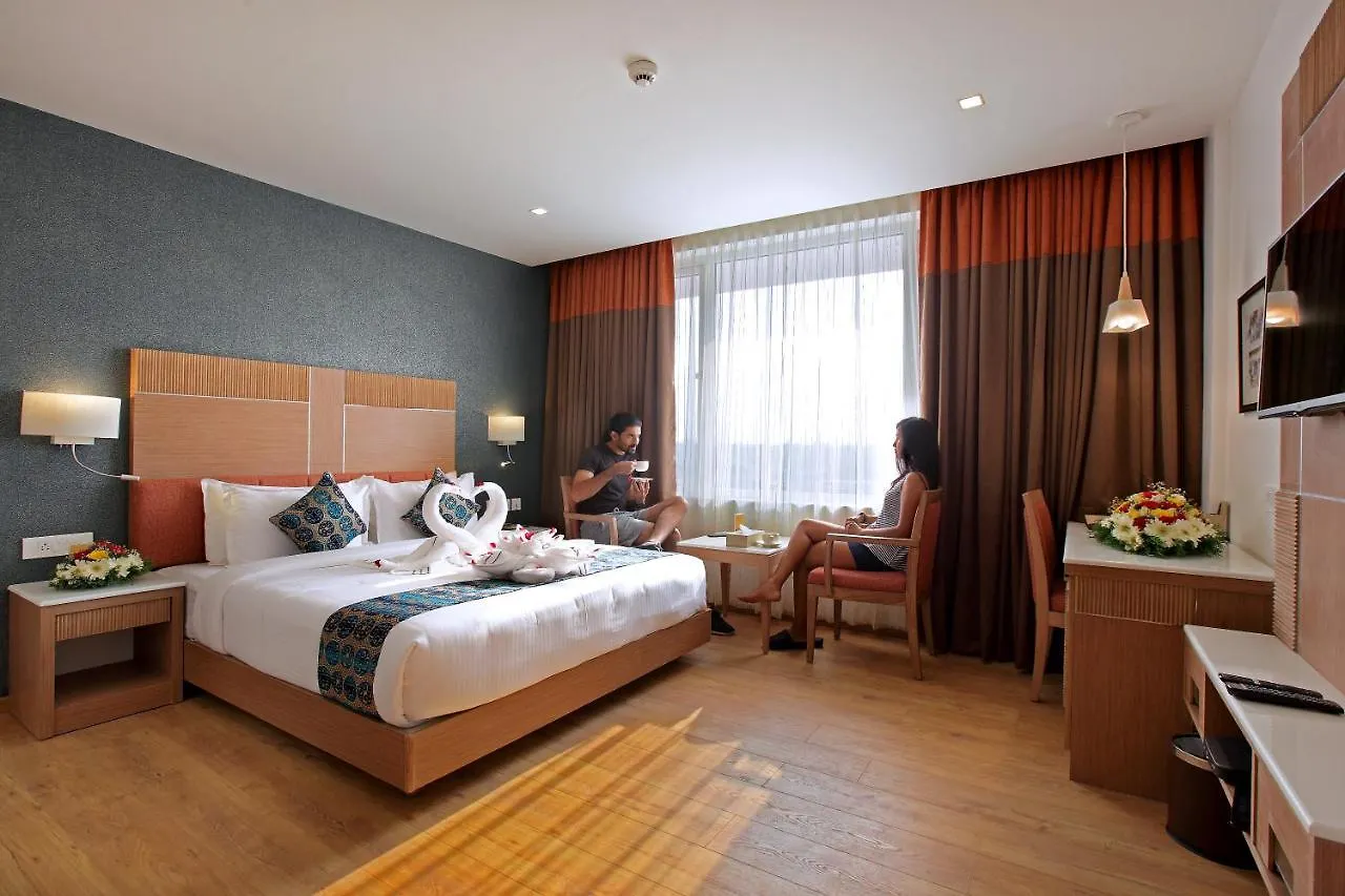 Hotel Tribute Royale Kochi 4*,