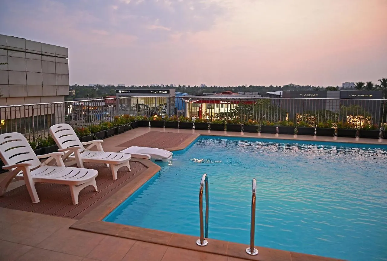 Tribute Royale Hotel Kochi 4*,